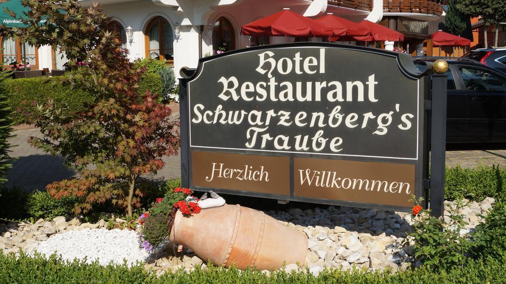 Hotel Schwarzenbergs Traube Glottertal Exterior photo