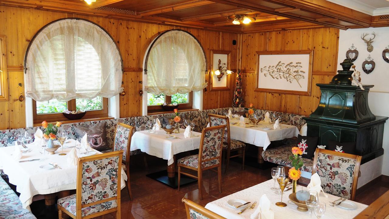 Hotel Schwarzenbergs Traube Glottertal Exterior photo